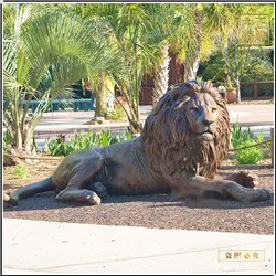 卧狮子雕塑图片